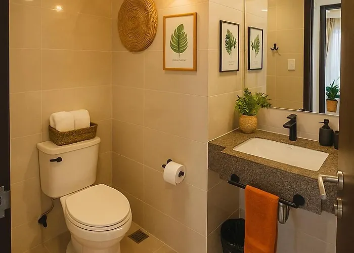 1br With Queen Bed And Balcony, Walk To Okada Manille